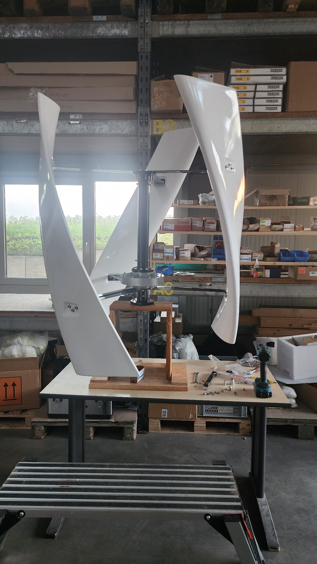 Windrose Bild 13 – Großes Windmodul in der Werkstatt