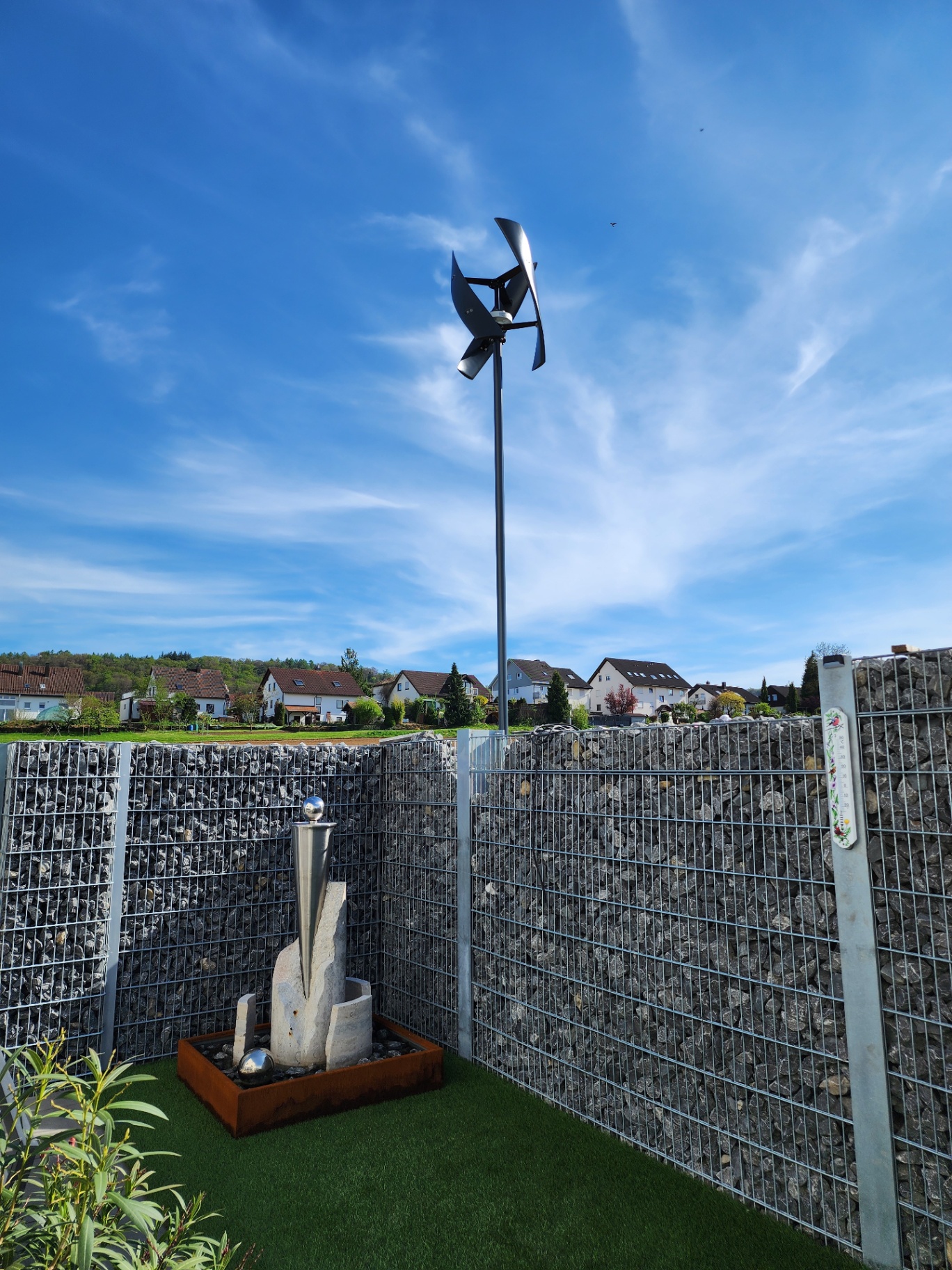 Windrose Anlage frei stehend im Garten