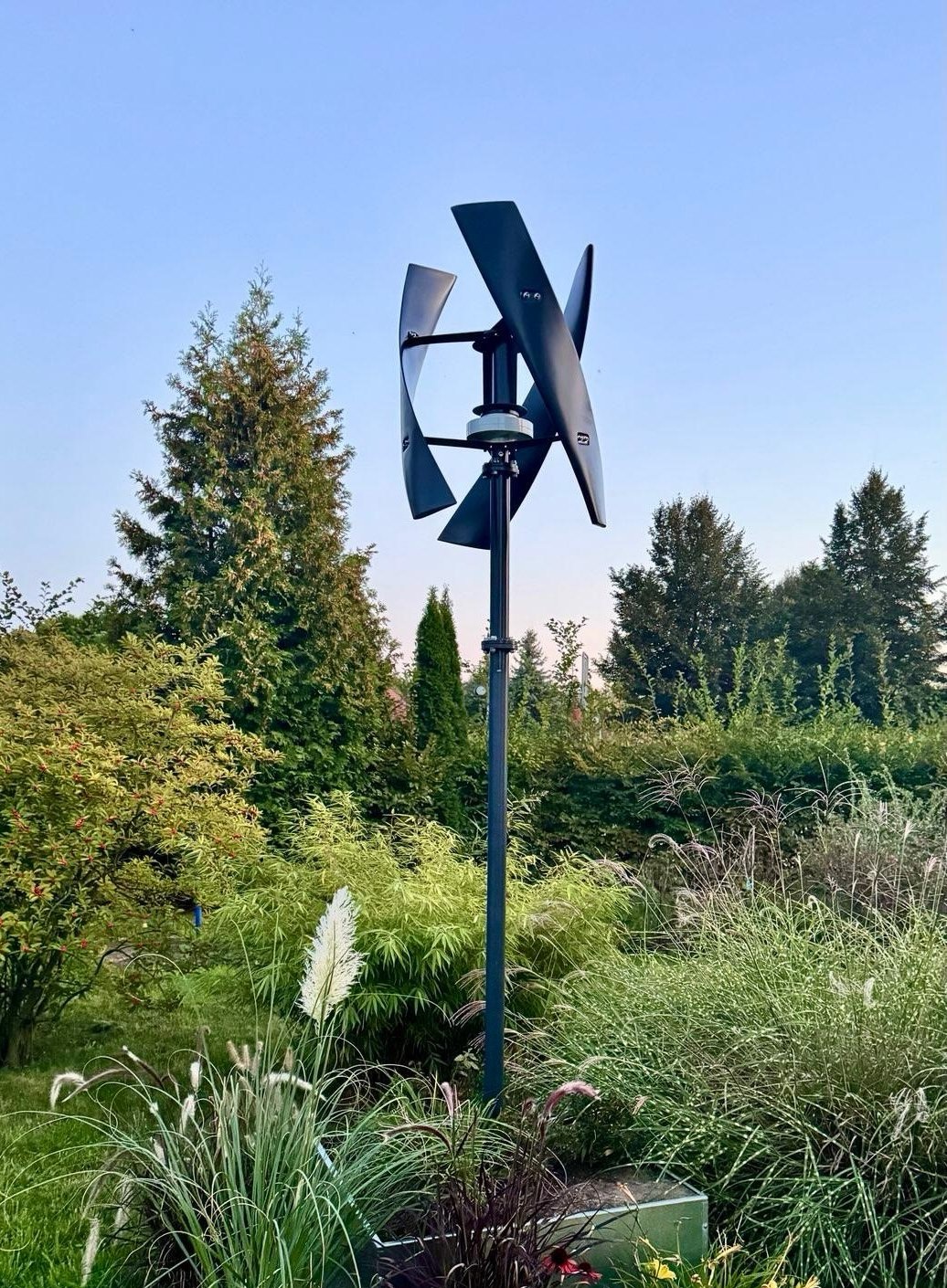 Windrose Bild 04 – Einzelanlage im grünen Garten