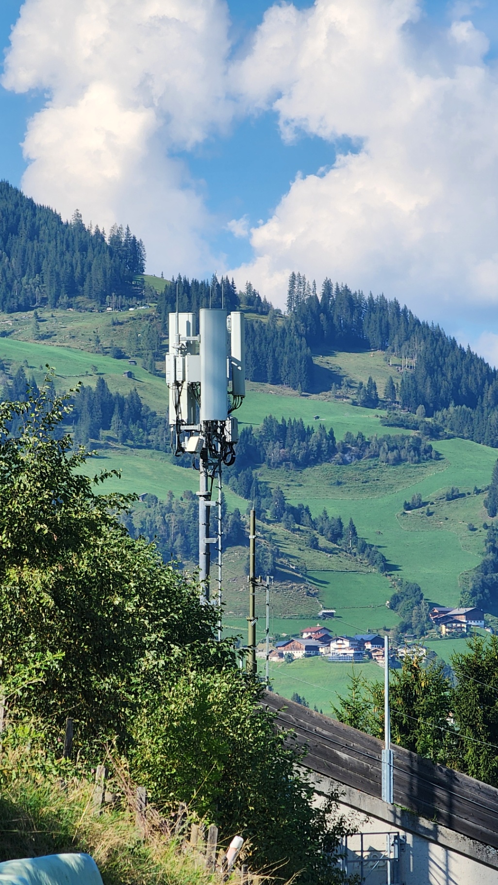 Telekommunikationsanlage im Tal